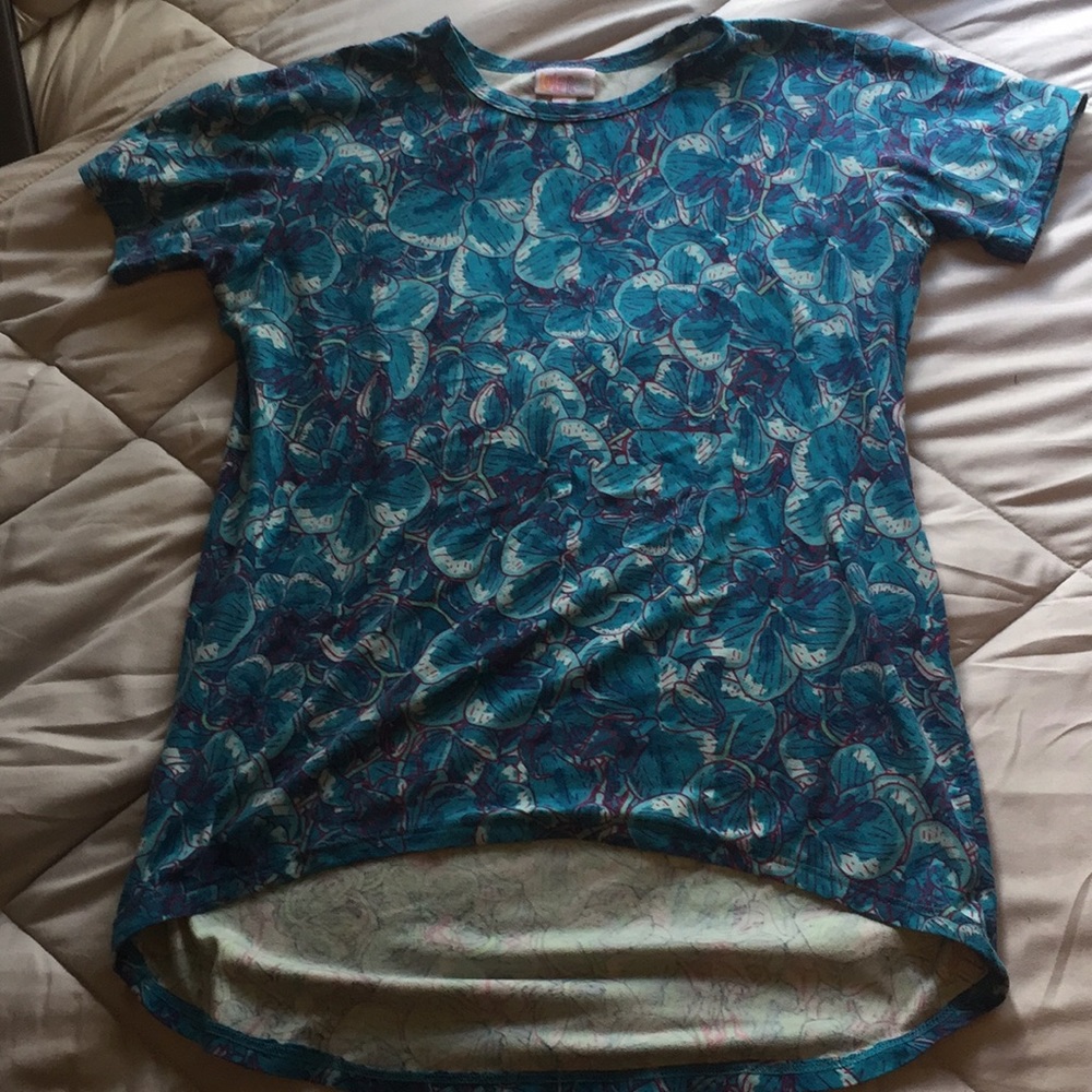blue t shirt